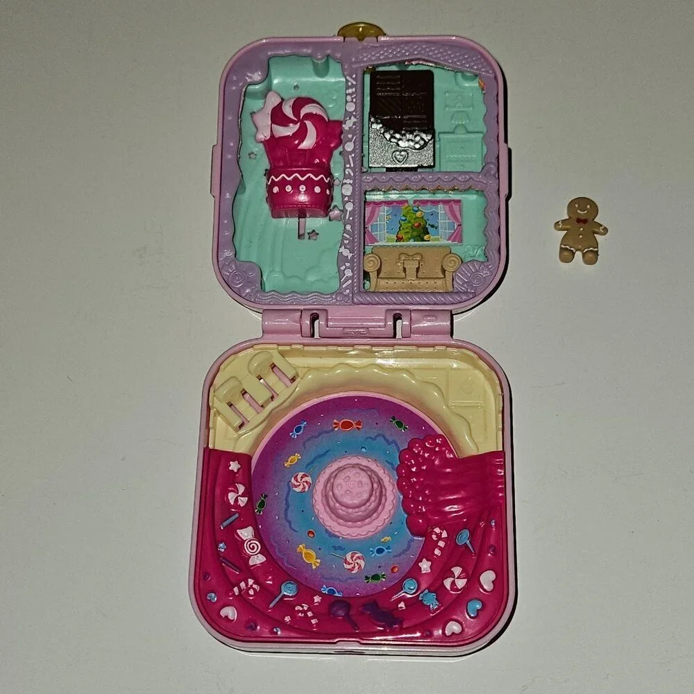 Polly Pocket Hidden Hideouts Candy Adventure Compact Gingerbread Man 2018 READ